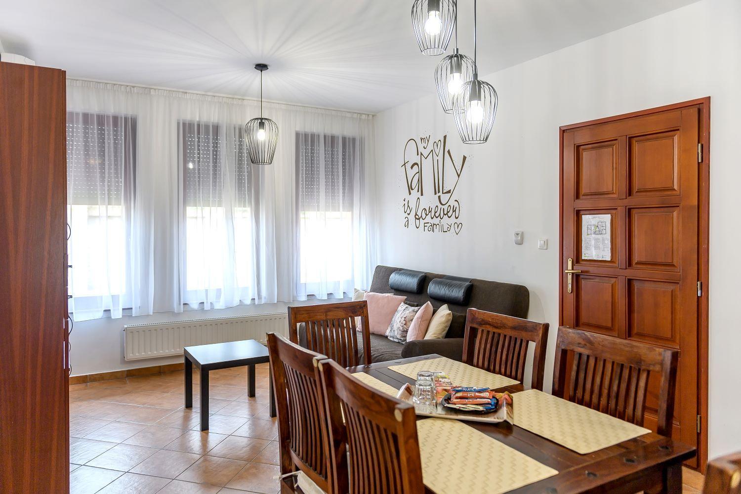 Cherry Apartmanház Sárvár Exteriér fotografie