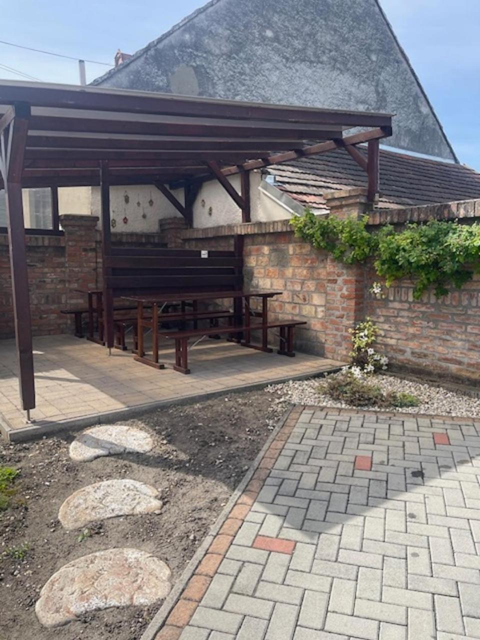 Cherry Apartmanház Sárvár Exteriér fotografie
