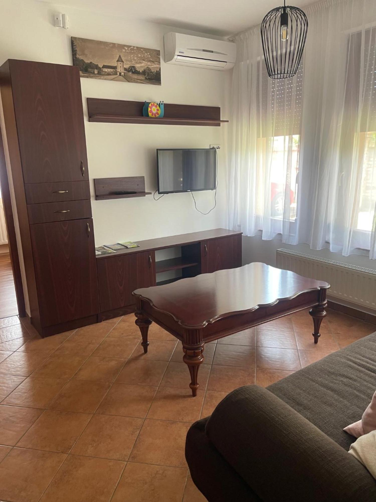 Cherry Apartmanház Sárvár Exteriér fotografie