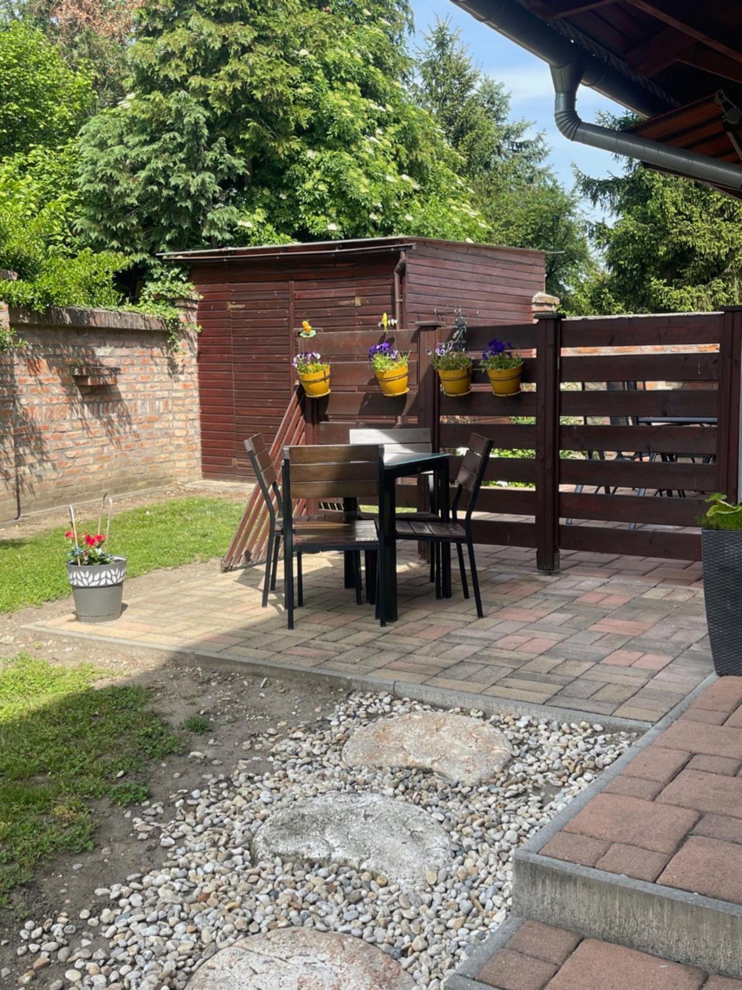 Cherry Apartmanház Sárvár Exteriér fotografie