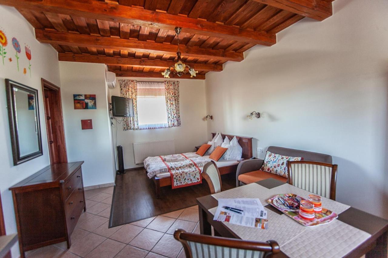 Cherry Apartmanház Sárvár Exteriér fotografie